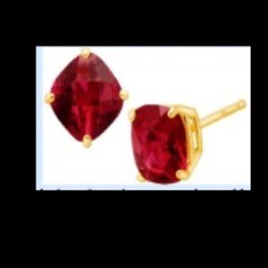 THE UNDERSTATED LOOK OF RED RUBIES